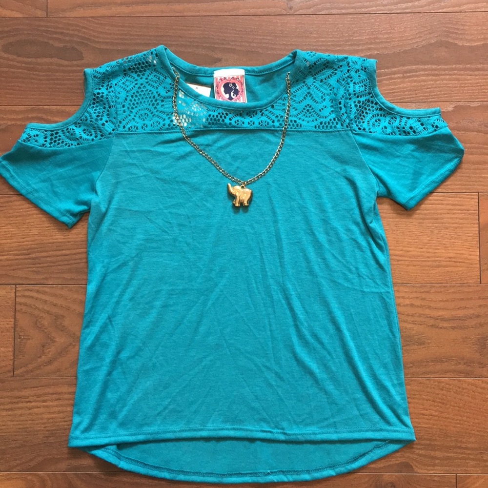 Girls cold shoulder top and necklace L